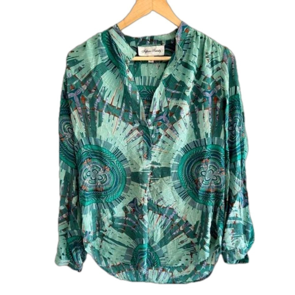 FIFTEEEN twenty pull on collarless pattern blouse green blue size medium